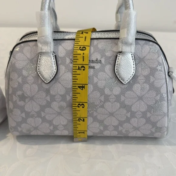🎉HP🎉♠️Kate spade Spade Flower Star Toss Small Dolly Duffle Crossbody - Picture 14 of 15